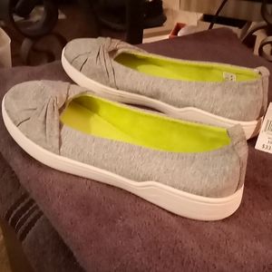 Rocket Dog Memory Foam flats Size 10 Women's n excellent condition